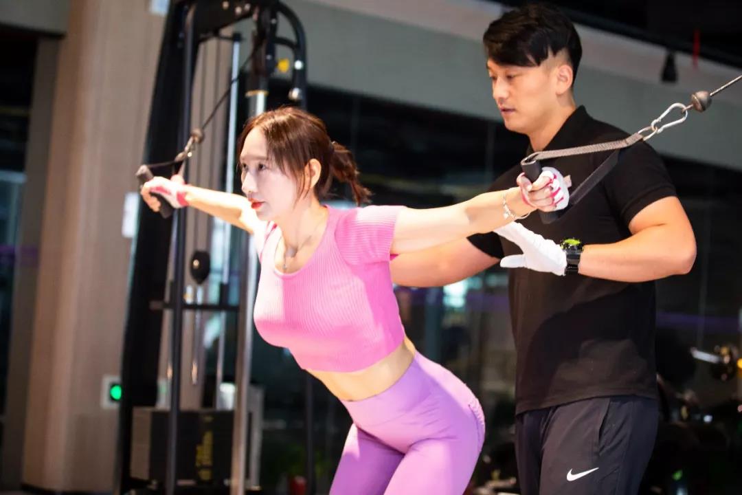 郑州我爱运动会员采访:从小白到运动狂人,看她们如何逆袭成完美身材
