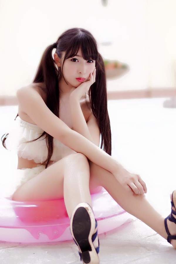 11区美少女川崎绫泳装福利 丰胸翘臀，甜美笑容超治愈