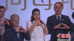 奥运冠军郭晶晶产后亮相：做妈妈是很快乐的事